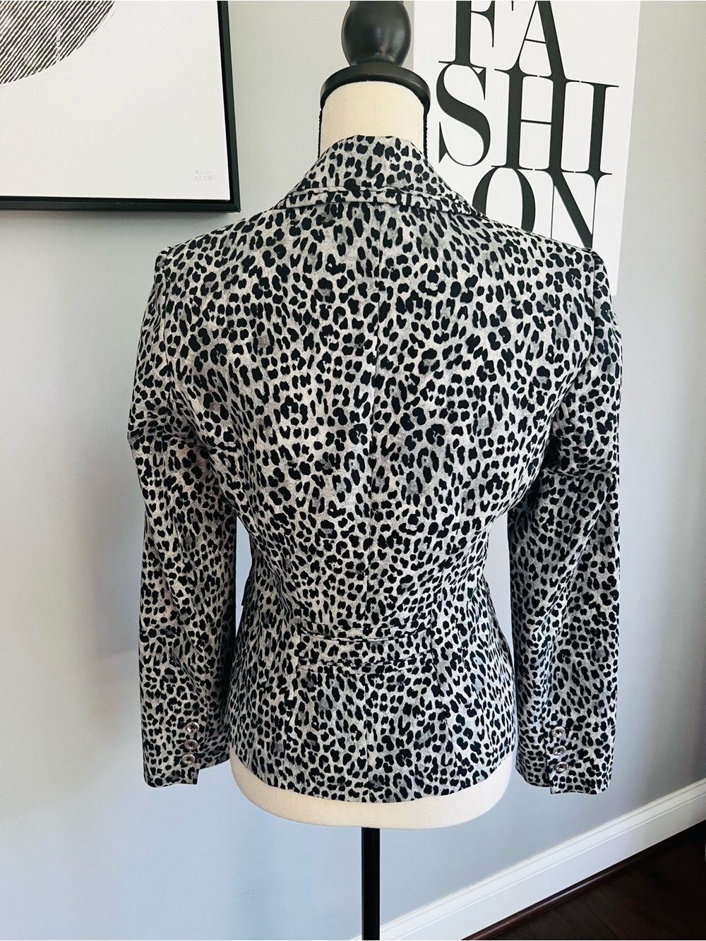 White House Black Market Leopard Print Blazer - Picture 5 of 9